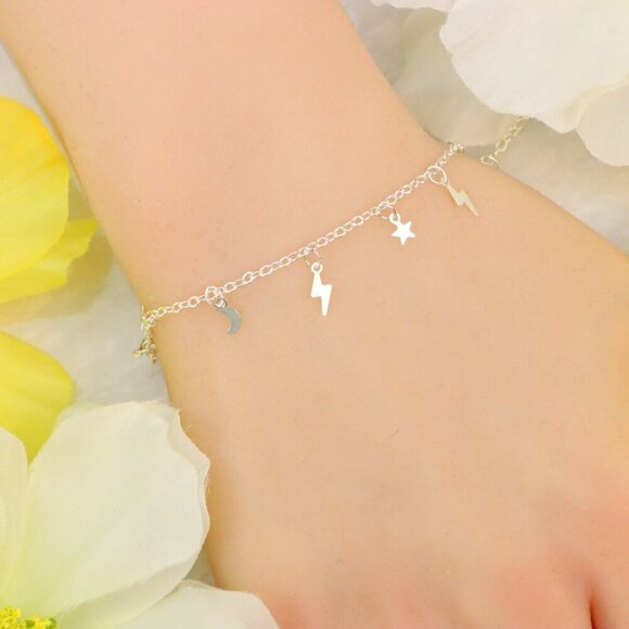 "Minimalist Bracelet, Sleek & Modern Design, Women’s Fashion, YC110242-B - Picture 6 of 10
